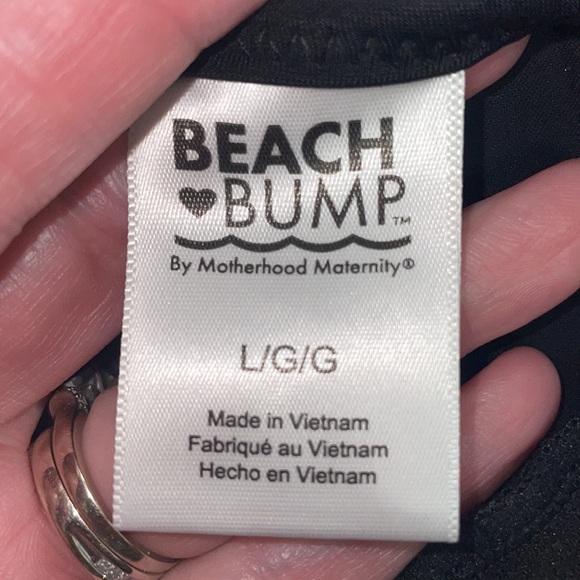 Beach Bump by Motherhood Maternity Black Scalloped Swim Top, Size L - Picture 5 of 7